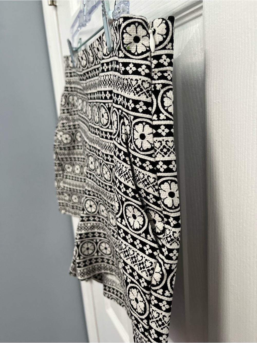 GAP Womens High Rise Black White Festival Shorts Floral Side Zip Cotton 10 - Picture 7 of 16